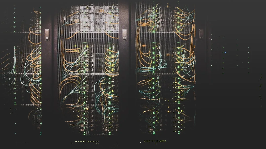 IBM의 AI·하이브리드 클라우드 전환을 상징하는 데이터센터 서버 랙과 클라우드 인프라 이미지